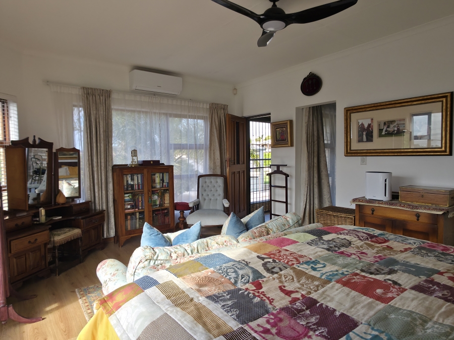 3 Bedroom Property for Sale in Wavecrest Eastern Cape